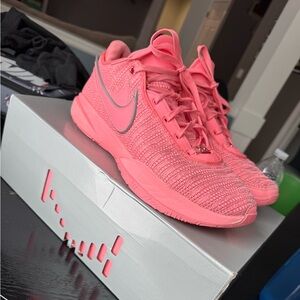 Nike Men's Pink Athletic Shoes